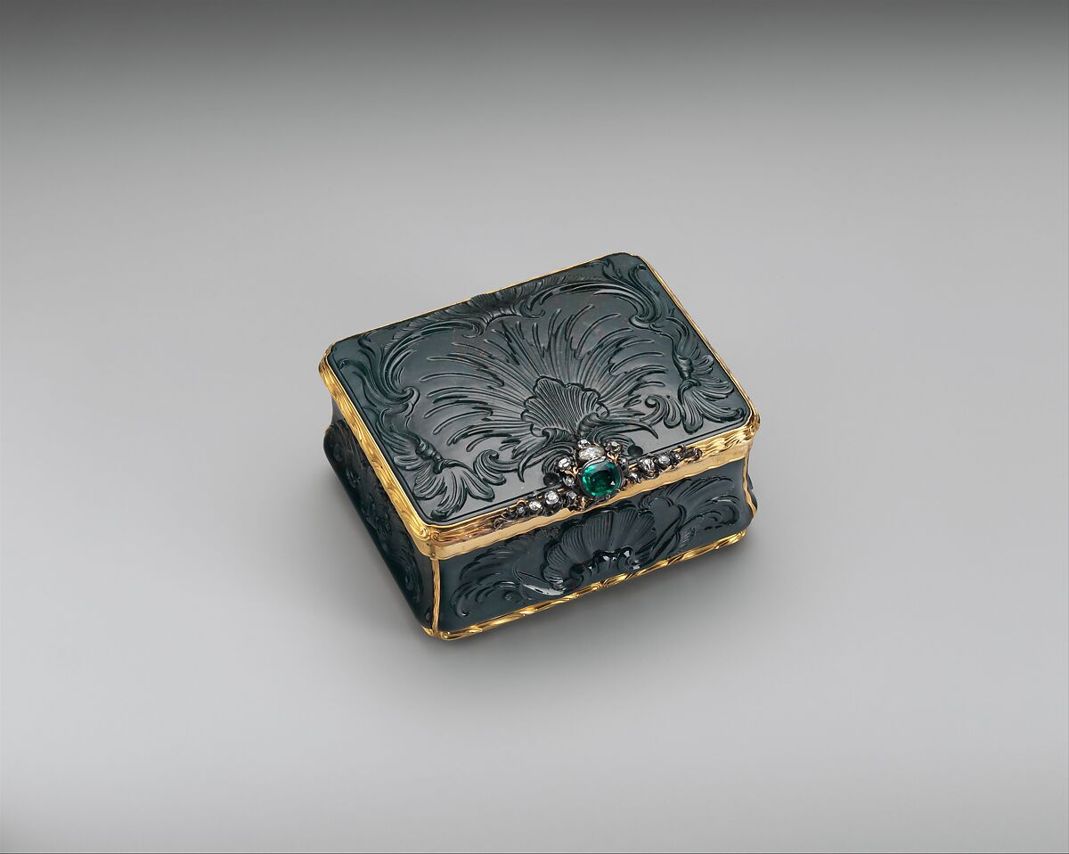 Snuffbox, Heliotrope, gold, emerald, diamonds, probably German 