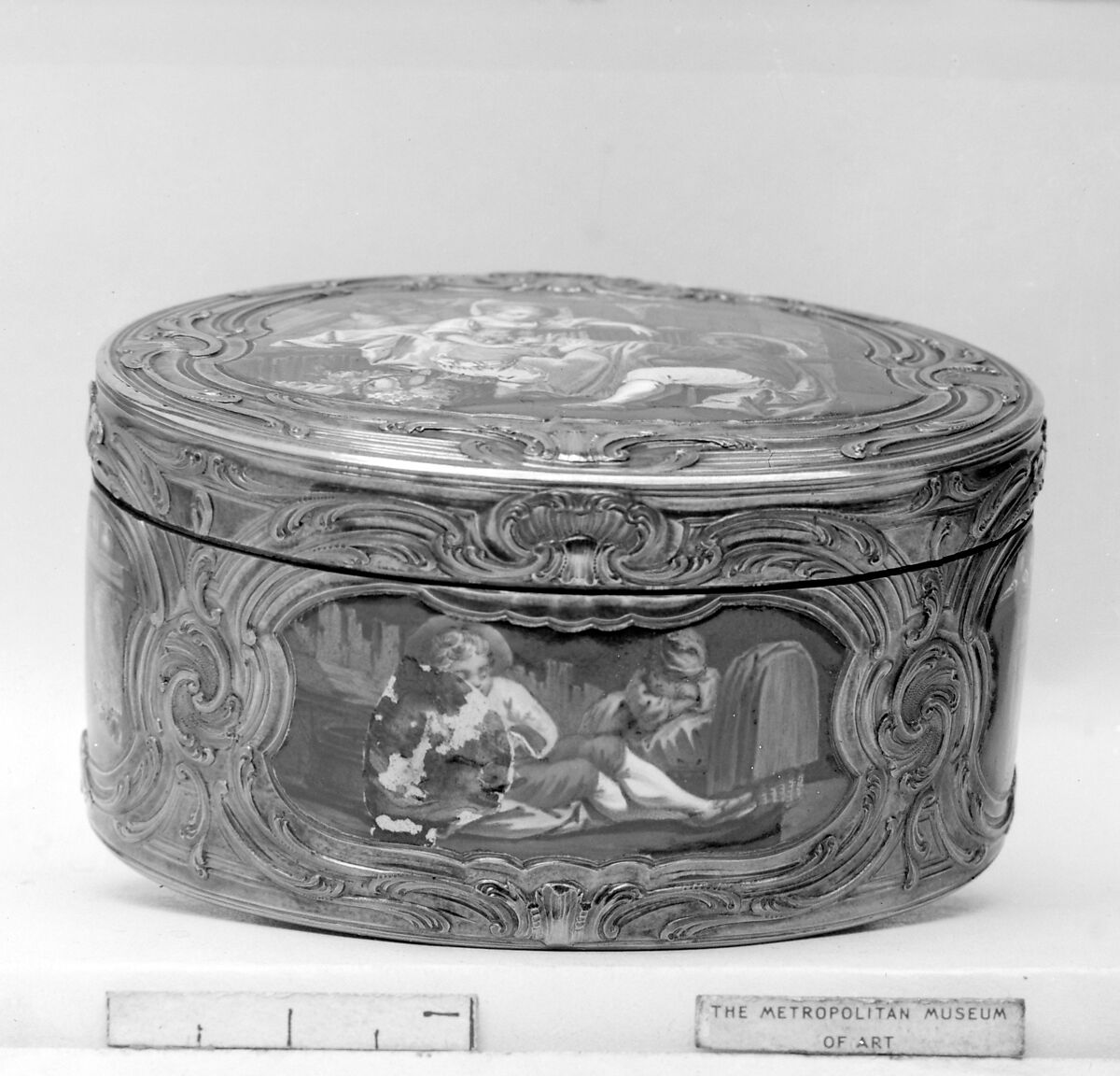 Snuffbox, Possibly by Jean-Charles-Simphorien Dubos (born 1719, master 1748, retired by 1766, recorded 1781), Gold, enamel, French, Paris