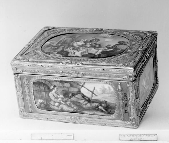 Snuffbox with genre scenes