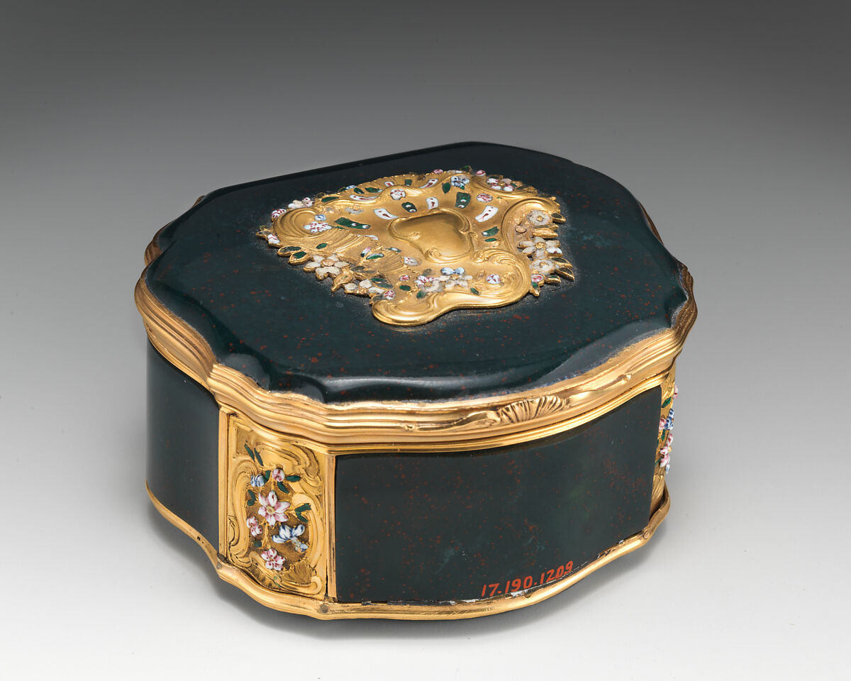 Snuffbox, Gold, heliotrope, enamel, possibly British 