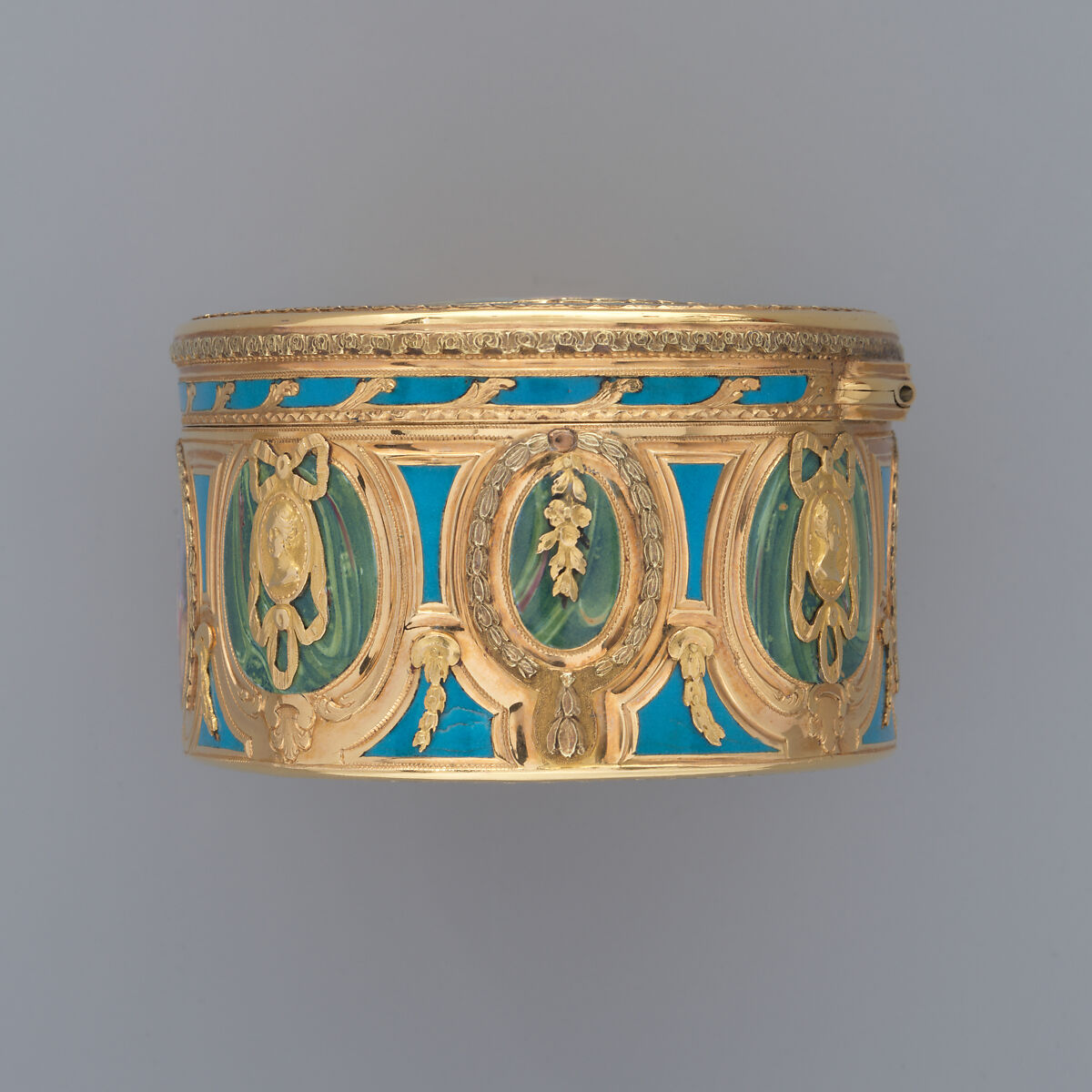 Snuffbox, Jean-Joseph Barrière (French, apprenticed 1750, master 1763, active 1793), Gold, enamel, French, Paris