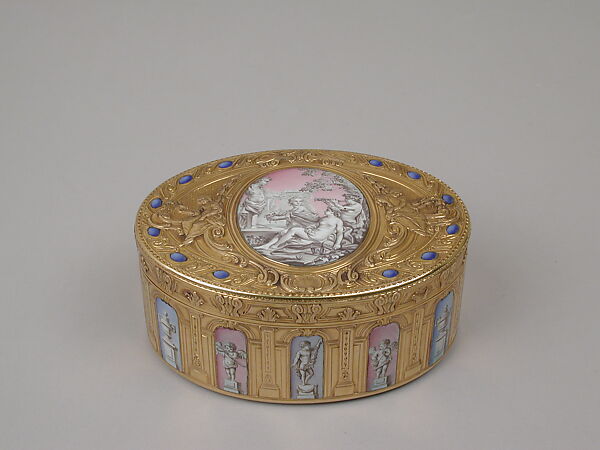 Snuffbox with grisaille decoration of Cupid and Venus