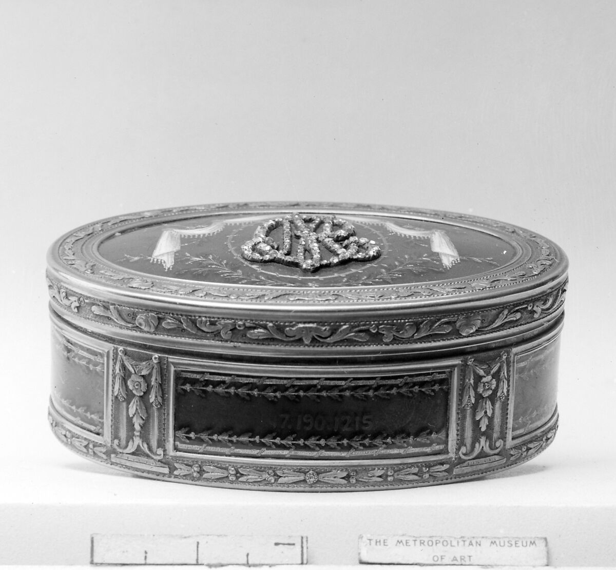 Snuffbox, Gold, enamel, diamonds, French, Paris 