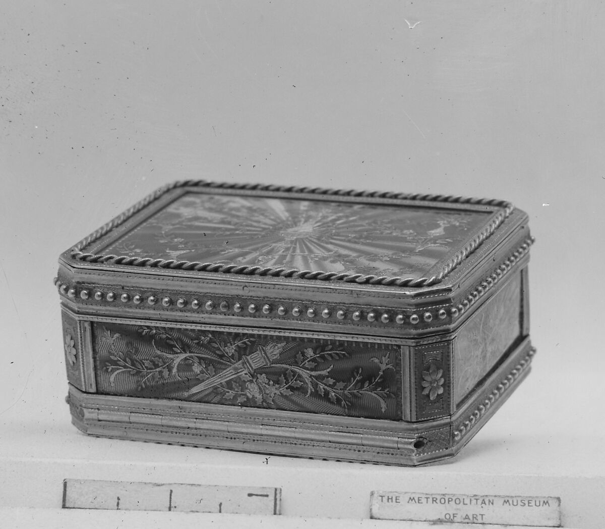 Patch box, Jean Nicolas Pique (master 1780, active 1793), Gold, enamel, ivory, French, Paris 