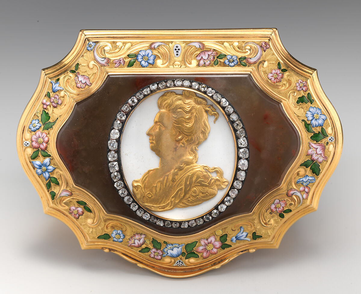 Snuffbox with portrait of Queen Anne (1665-1714), Gold, enamel, agate, diamonds, possibly French, Paris 