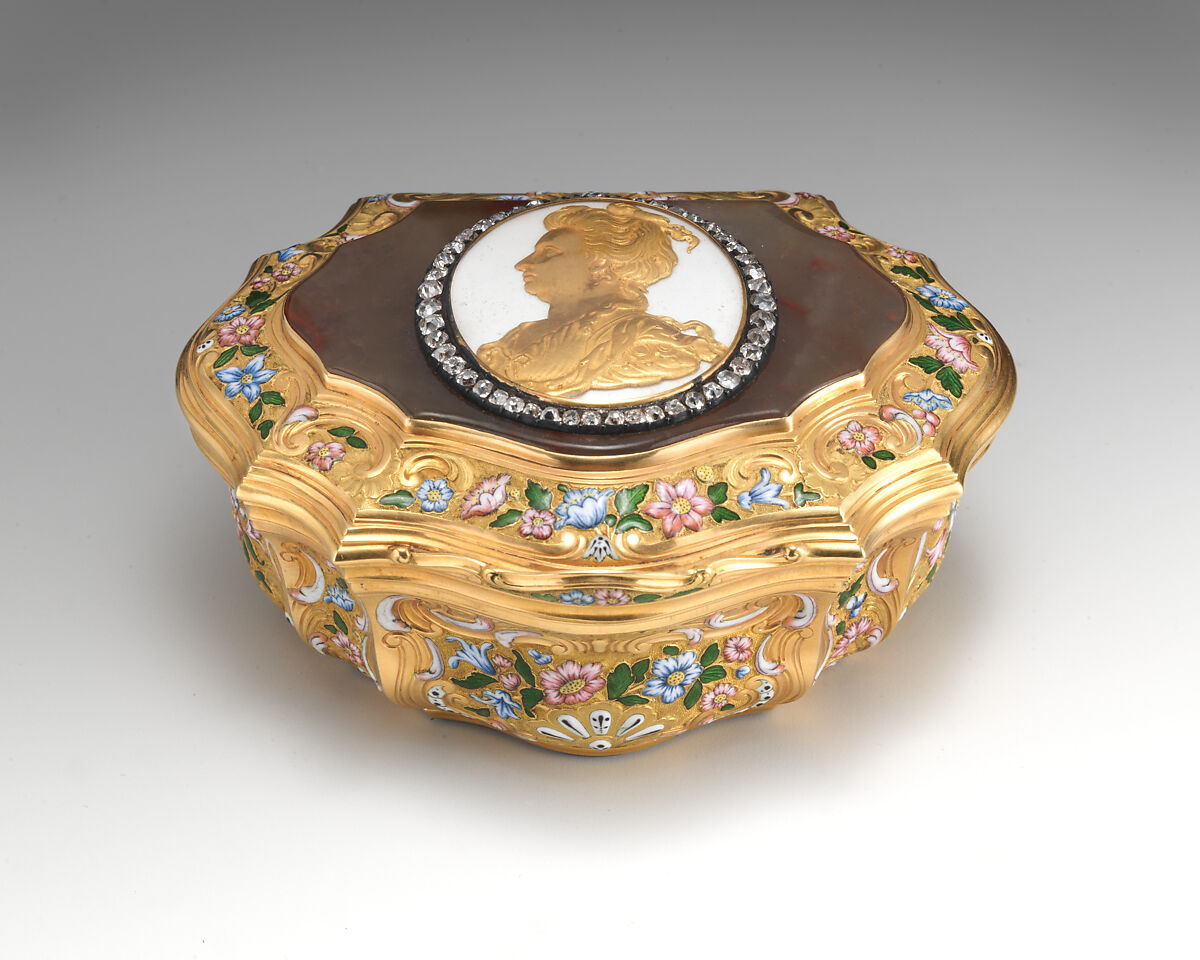 Snuffbox with portrait of Queen Anne (1665-1714), Gold, enamel, agate, diamonds, possibly French, Paris