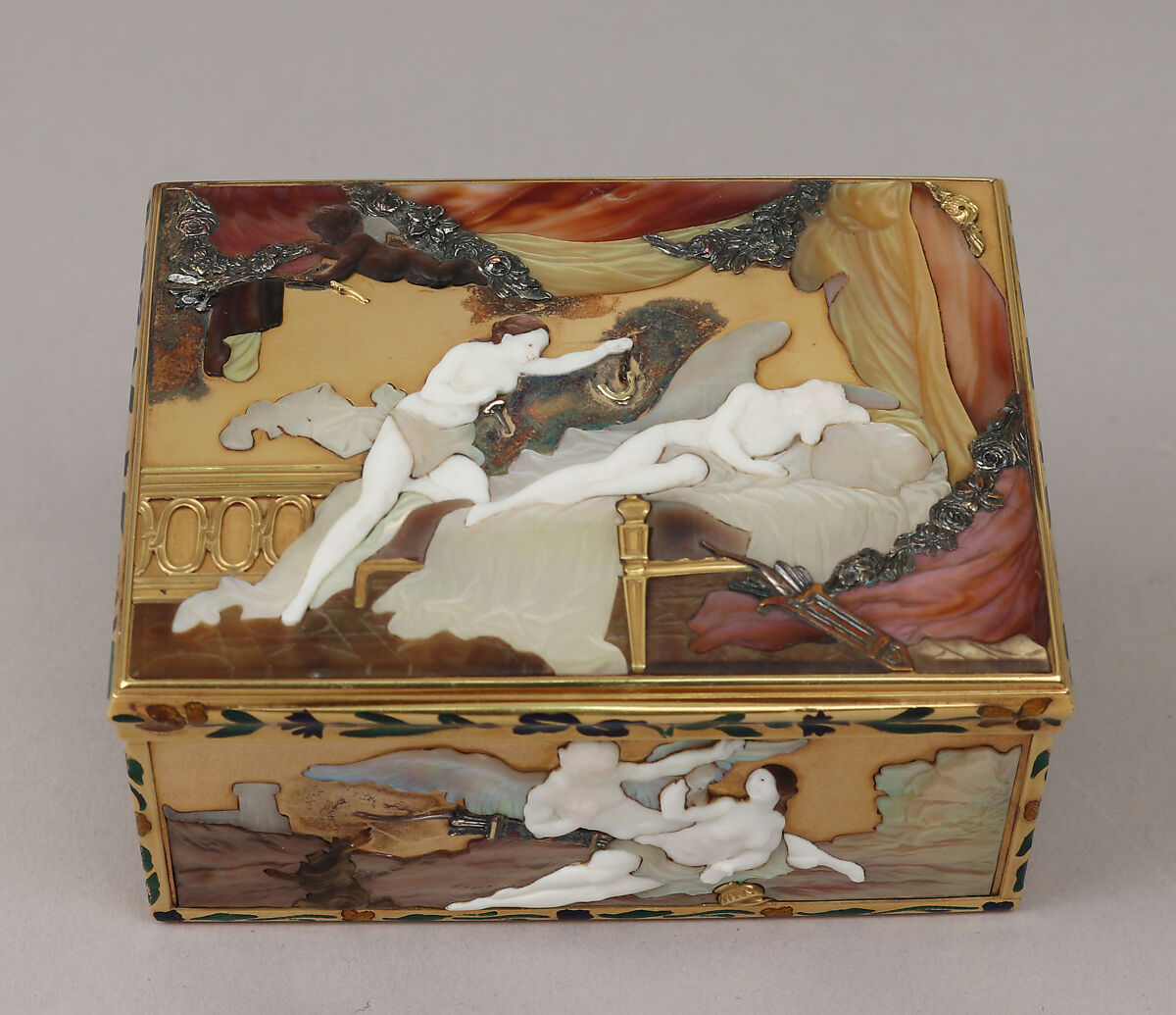 Snuffbox, Claude de Villers (master 1718, died 1755), Gold, mother-of-pearl, ivory, enamel, French, Paris 