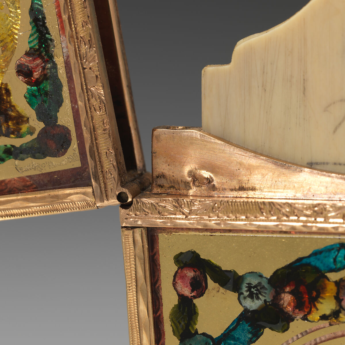 Souvenir, Gold, French