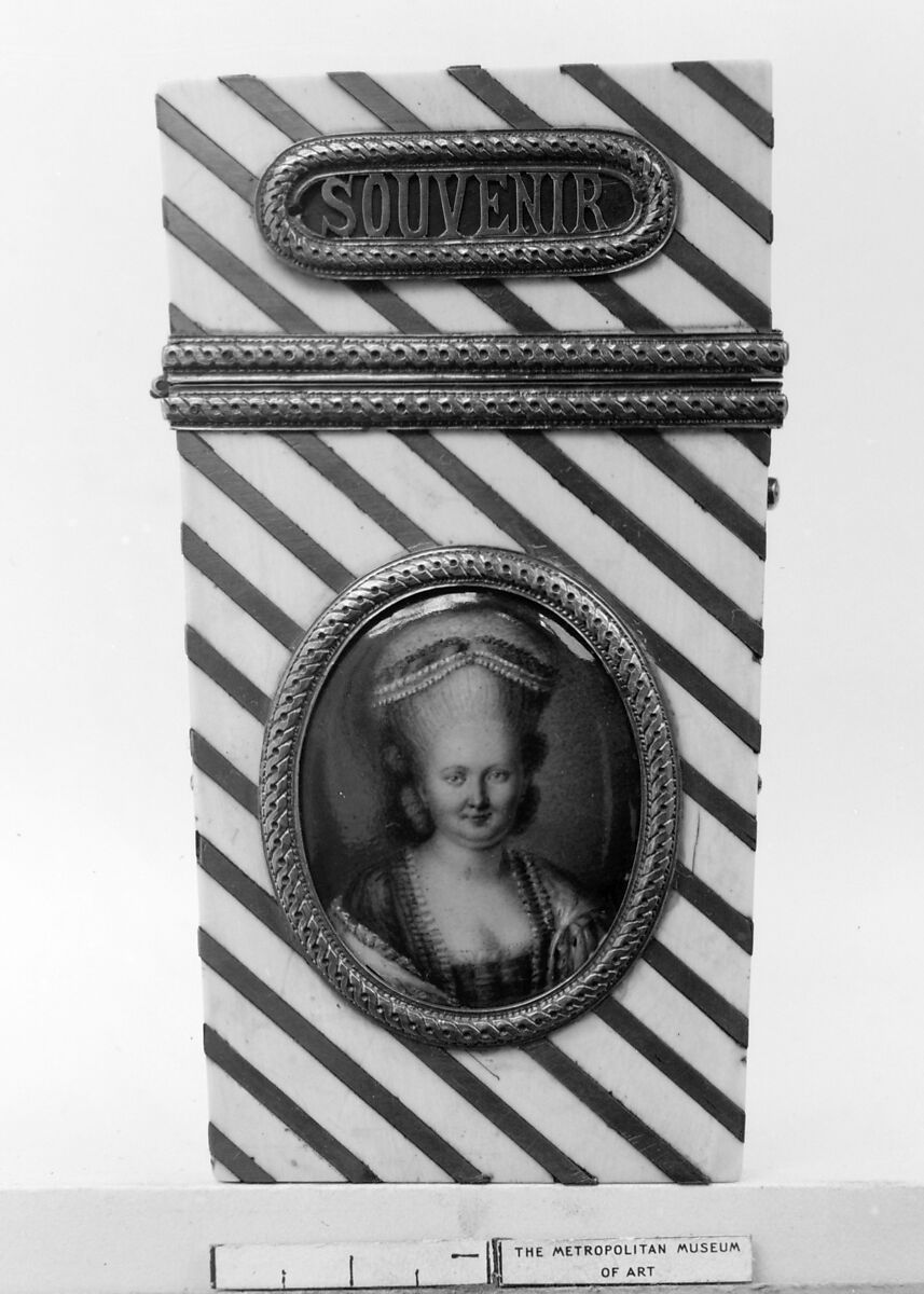 Souvenir with portrait of a woman, Gold, ivory, enamel; ivory, probably French 
