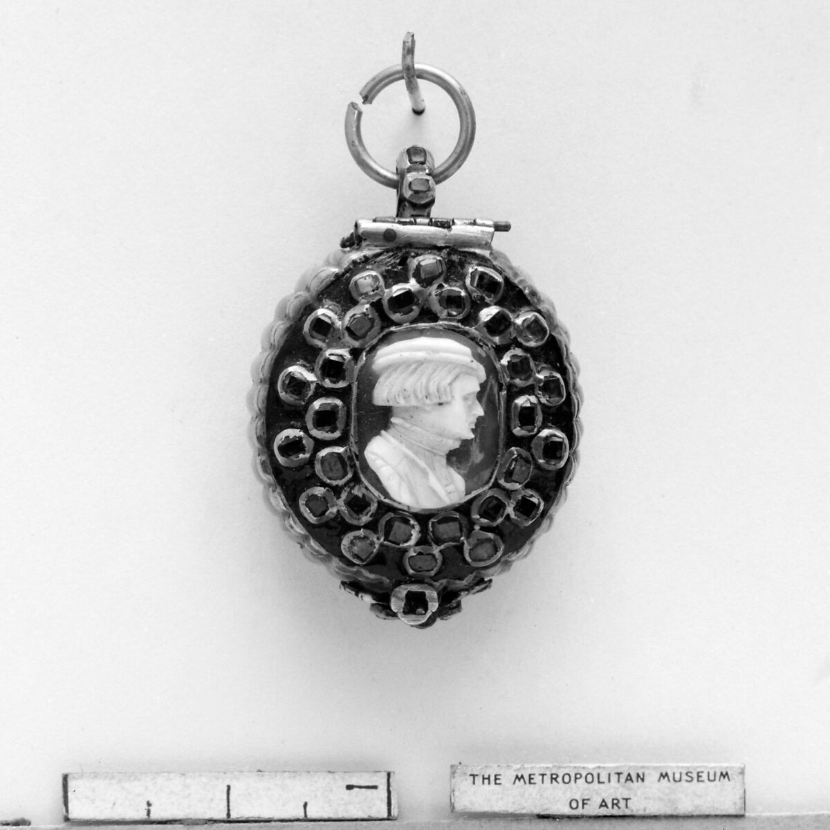 Watch, Watchmaker: Wilhelm Peffenhauser (German, Augsburg, born 1618, master 1647, died before 1683), Case: agate, onyx cameo, with cover of enameled gold set with gemstones (rubies); Dial: engraved gold and silver; Movement: gilded brass and steel, partly blued, German, Augsburg