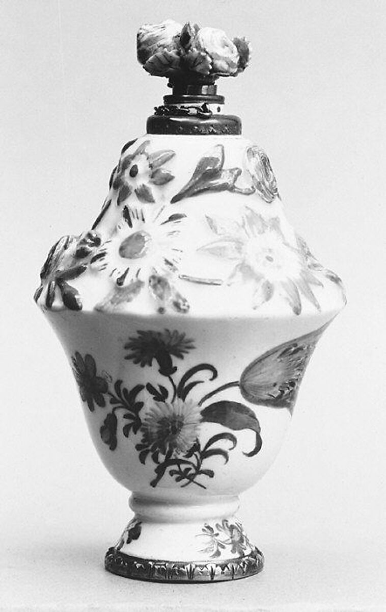 Scent bottle, Meissen Manufactory (German, 1710–present), Porcelain, metal, German, Meissen 