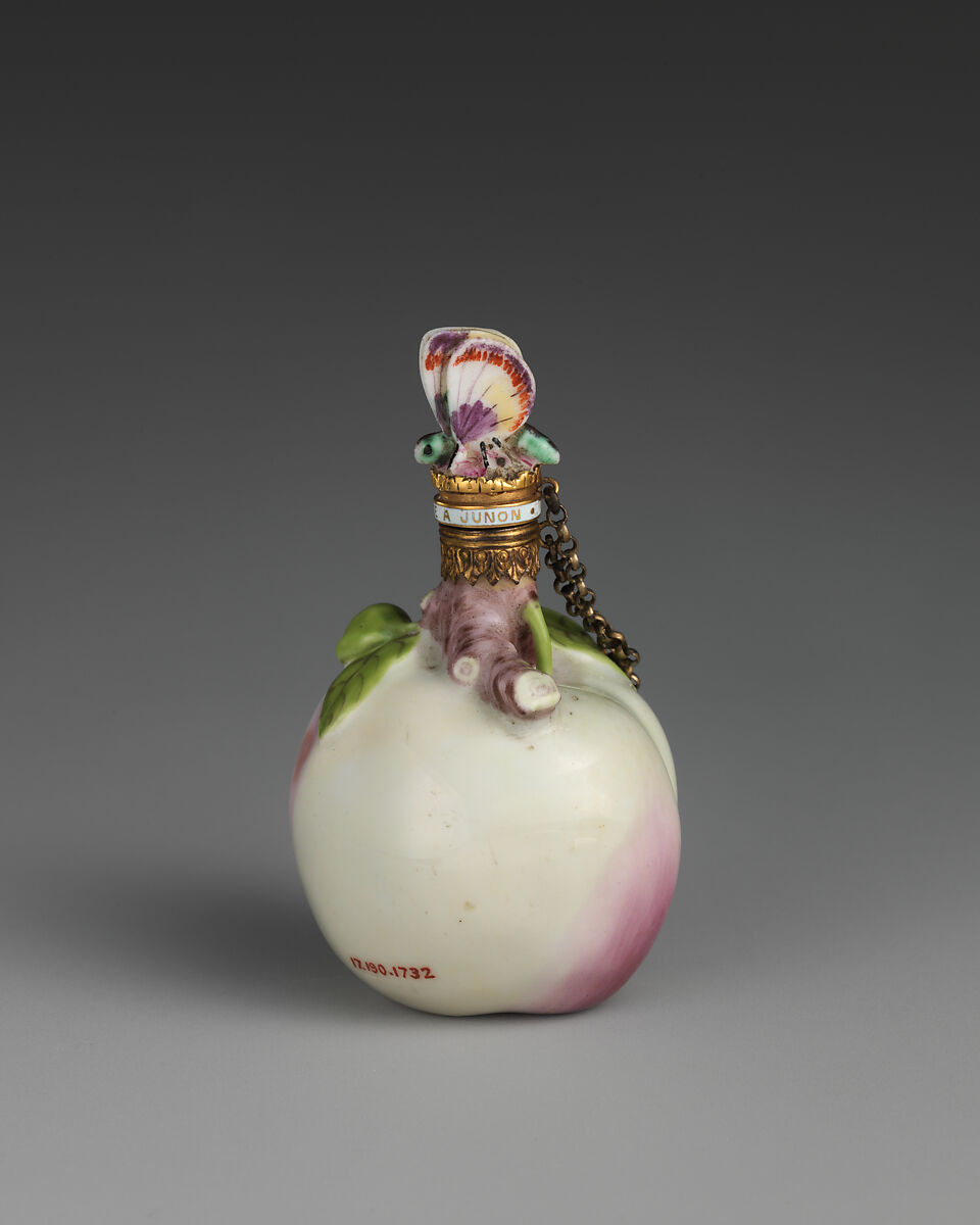 Scent bottle, Chelsea Porcelain Manufactory (British, 1745–1784, Red Anchor Period, ca. 1753–58), Soft-paste porcelain, British, Chelsea