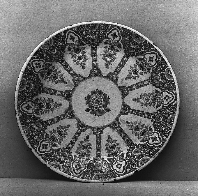 Tray, Faience (tin-glazed earthenware), French, Rouen 