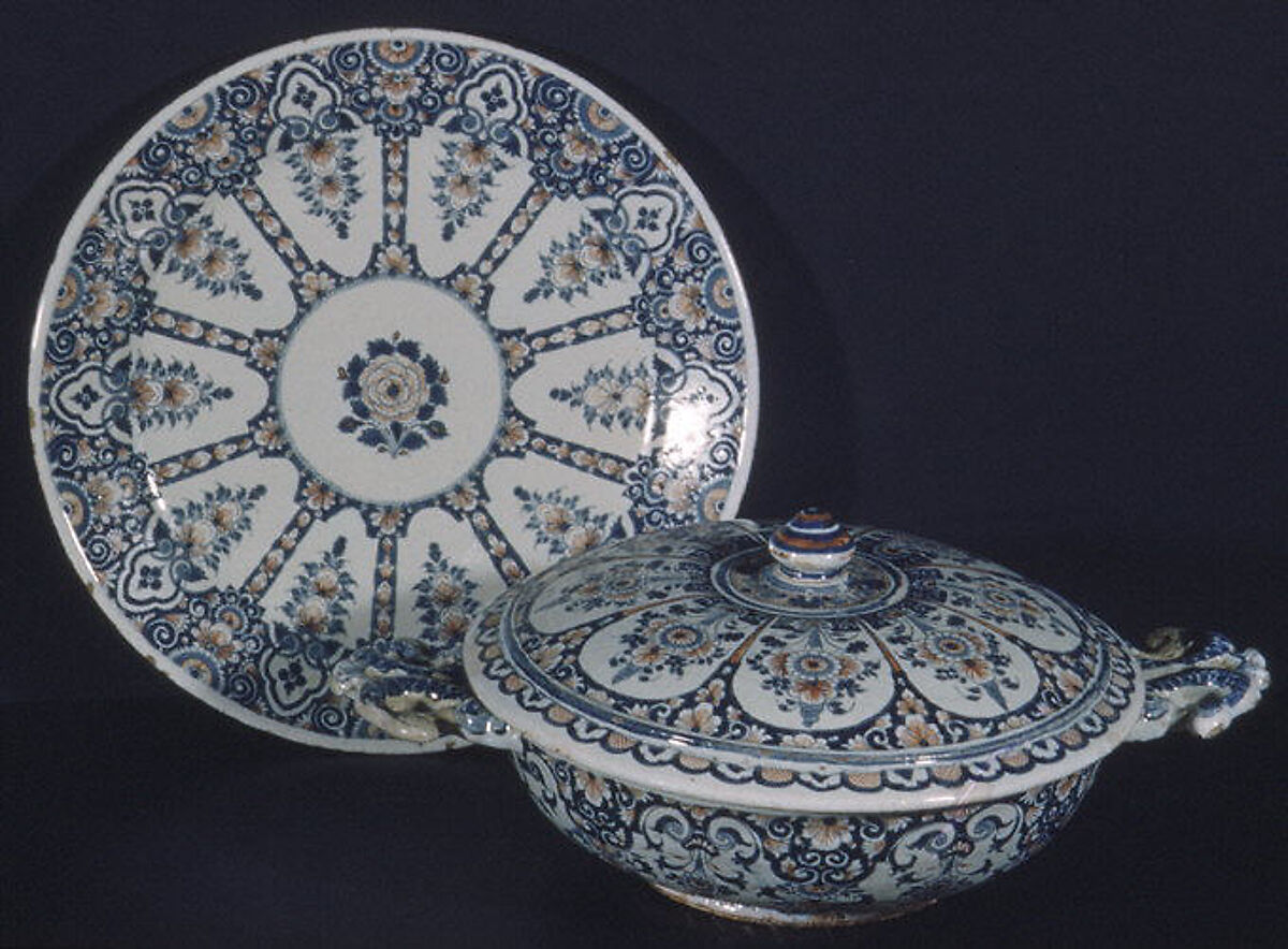 Bowl with cover, Faience (tin-glazed earthenware), French, Rouen