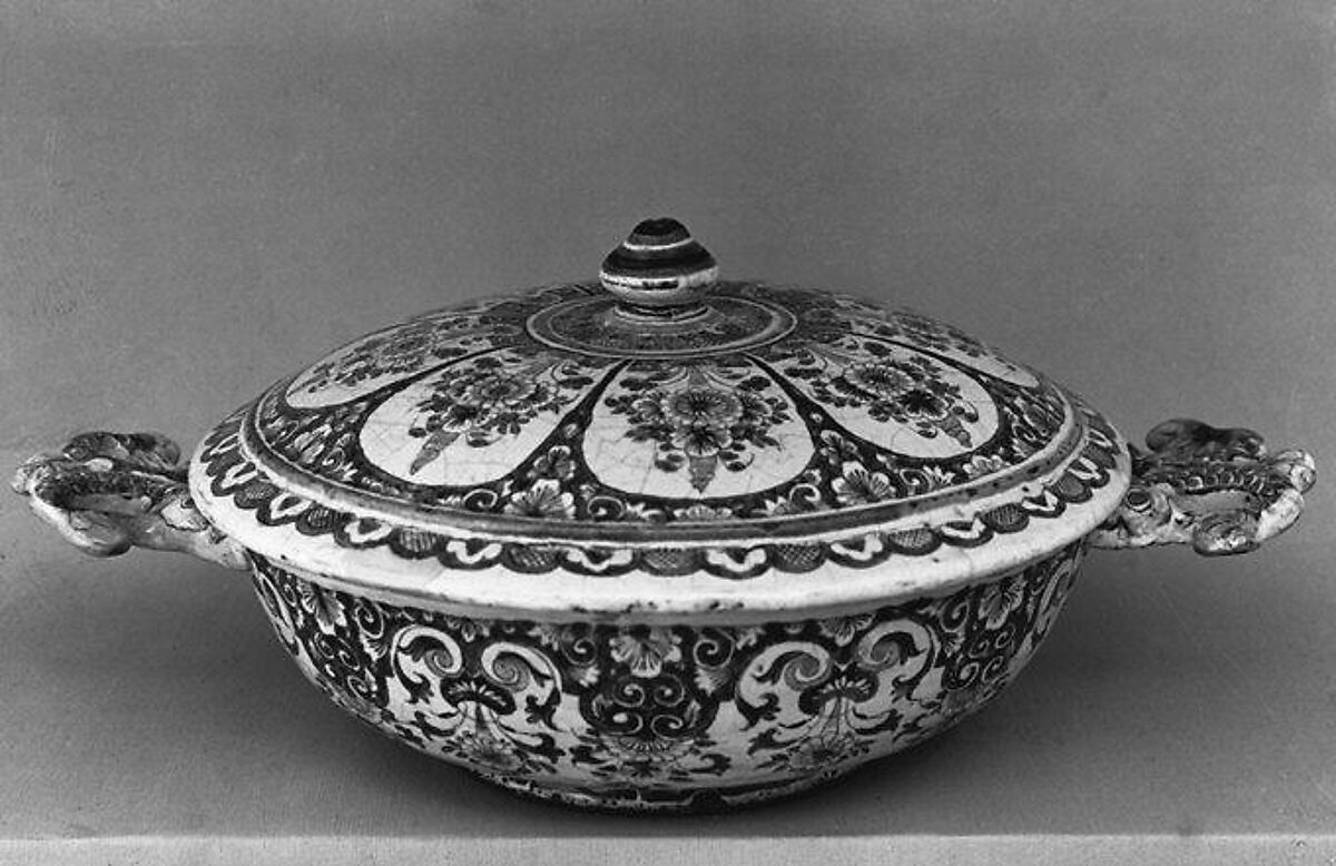 Bowl with cover, Faience (tin-glazed earthenware), French, Rouen