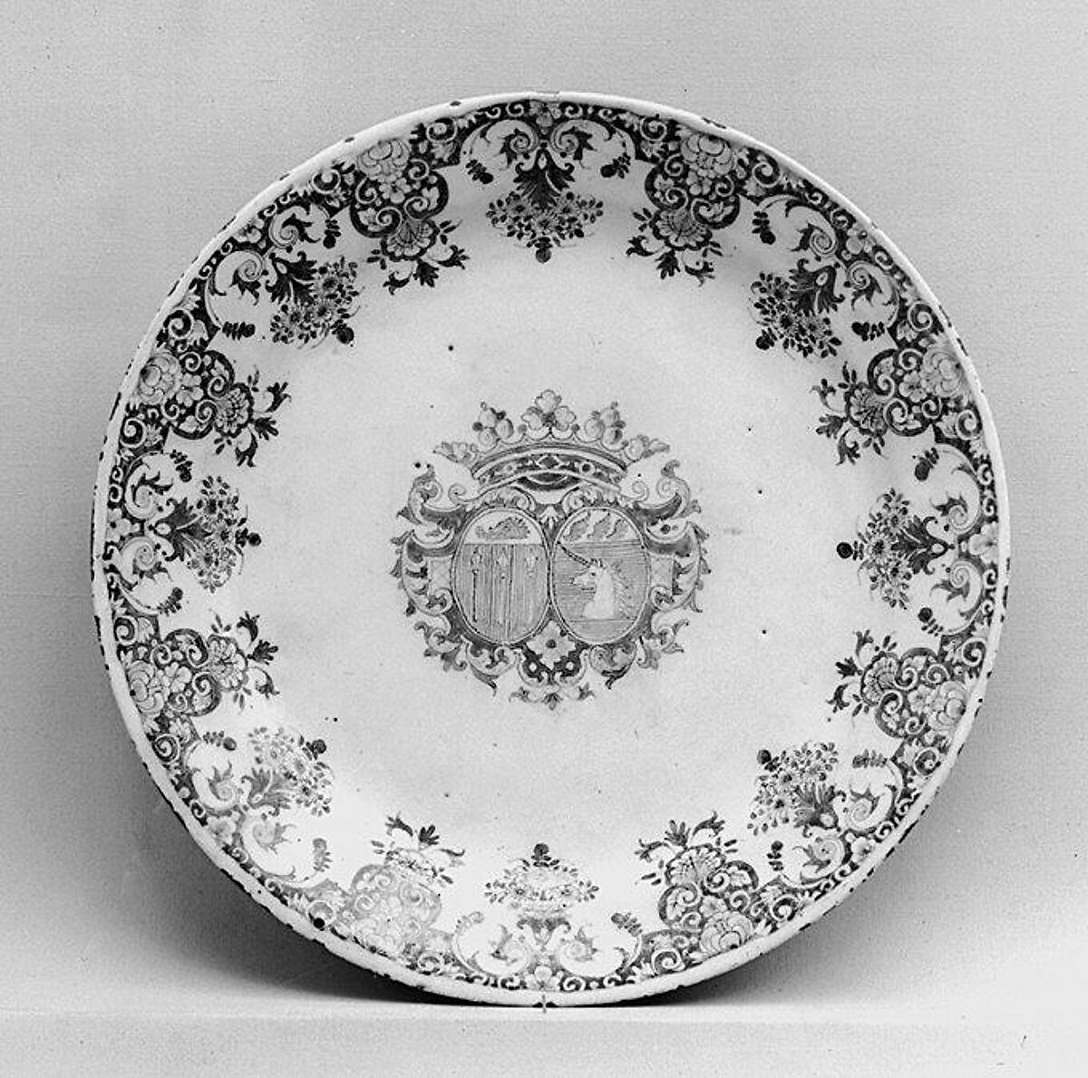 Plate, Faience (tin-glazed earthenware), French, Lille 