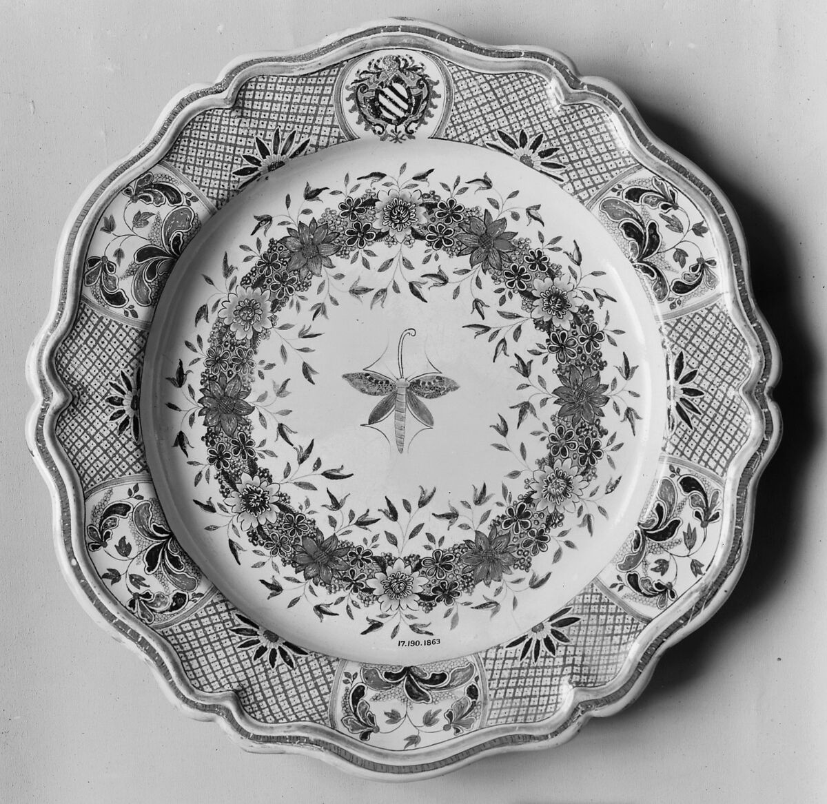 Dish (underdish for a tureen), Factory of Jean-Baptiste Guillibaud (working 1720–39), Faience (tin-glazed earthenware), French, Rouen 