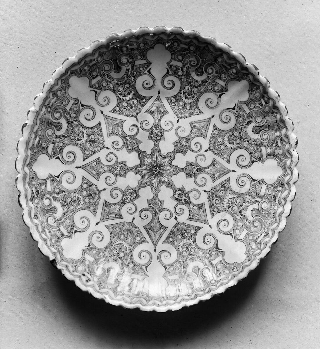 Dish, Faience (tin-glazed earthenware), French, Lille 