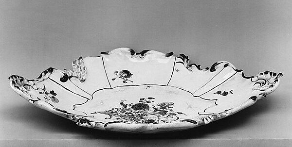 Tureen tray (part of a set)