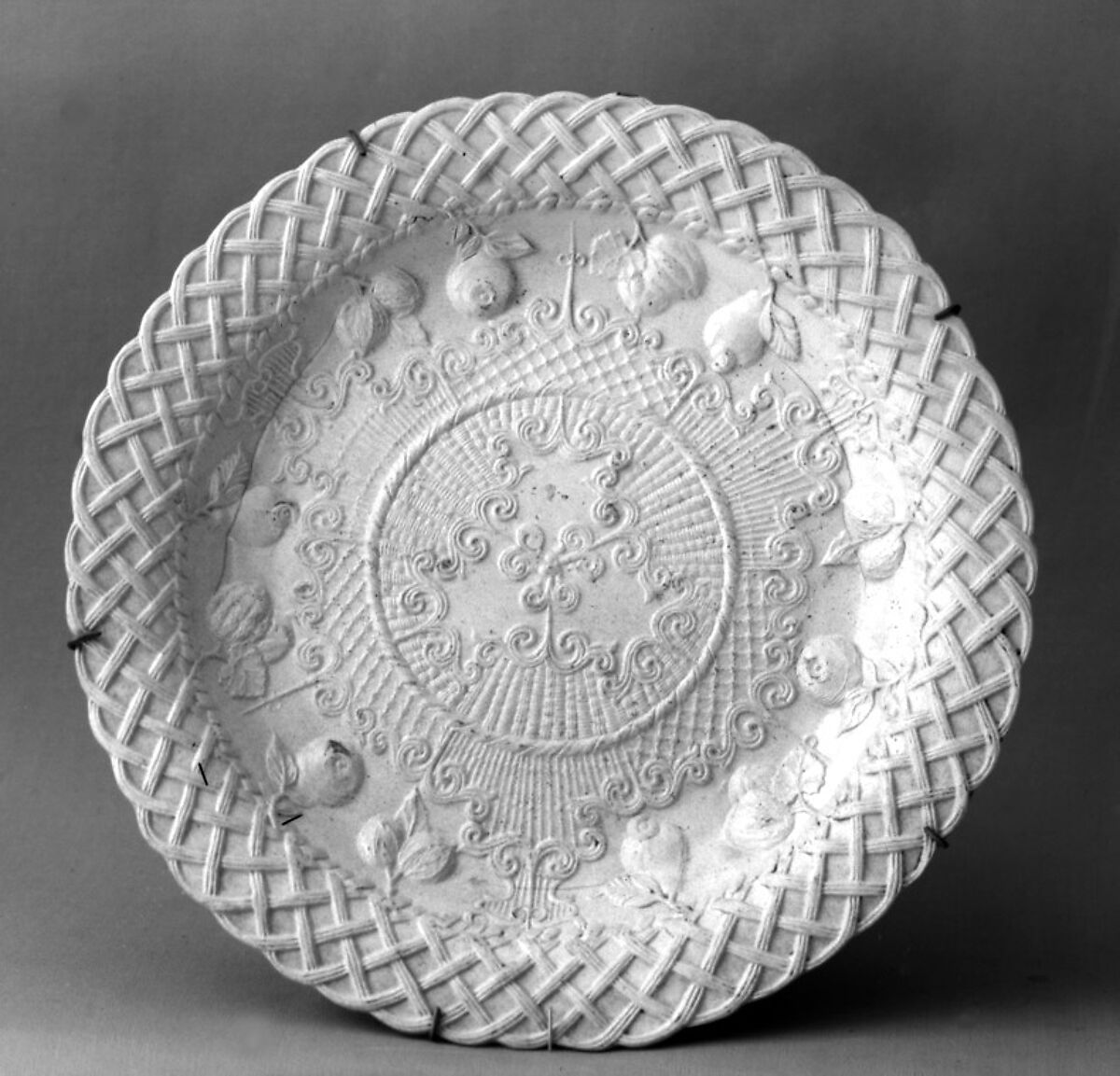 Dish, Salt-glazed stoneware, British, Staffordshire 