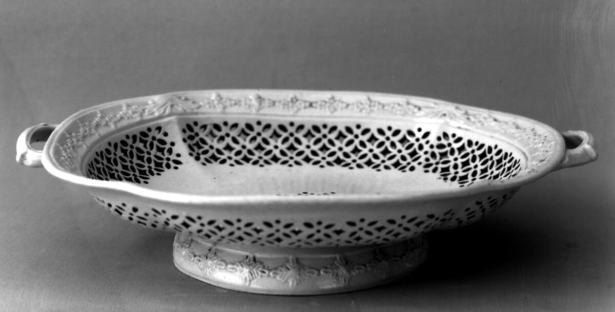 Fruit dish, Salt-glazed stoneware, British, Staffordshire 