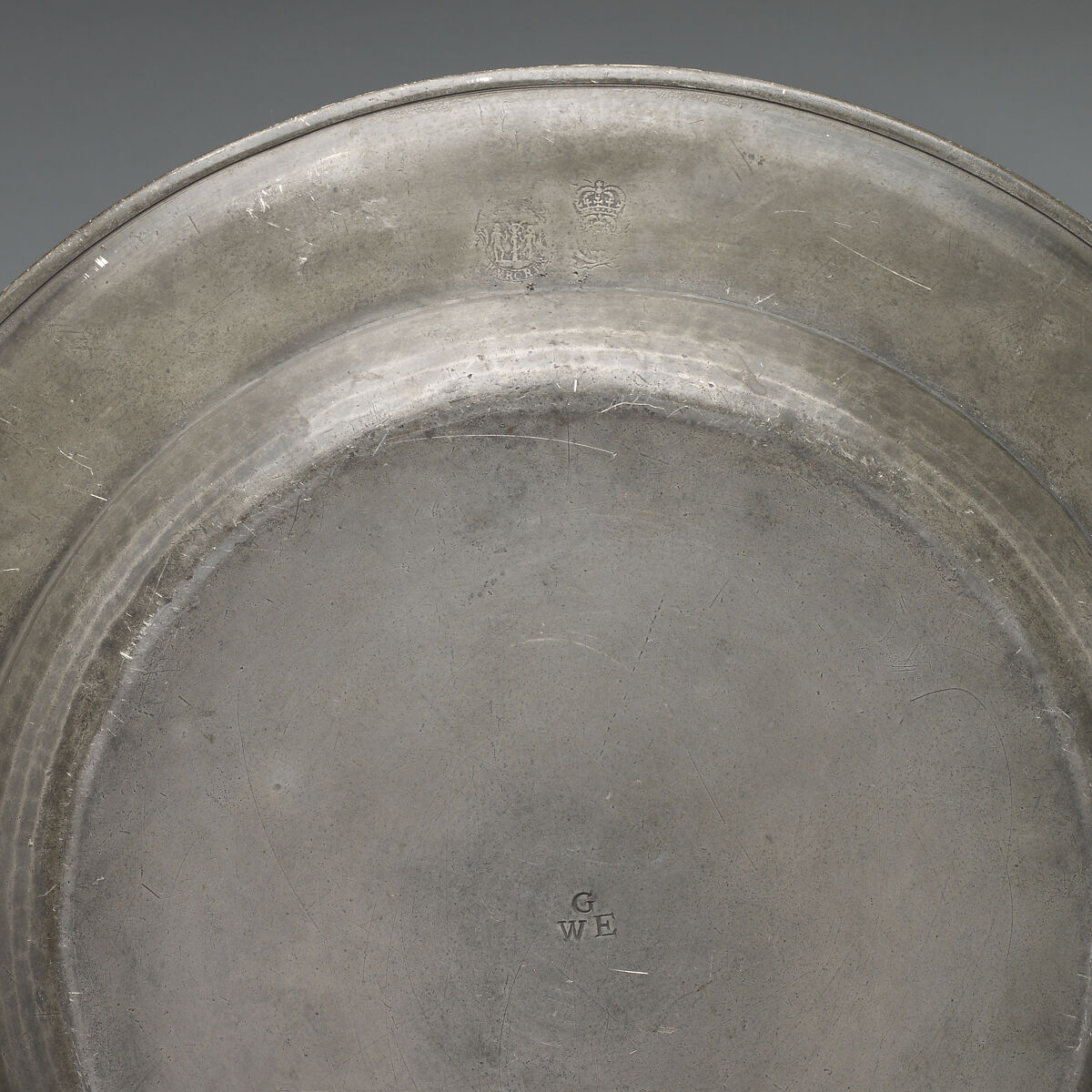 Charger, Adam Churcher (British, active Petersfield, apprentice 1683, Freeman 1692), Pewter, British, Petersfield