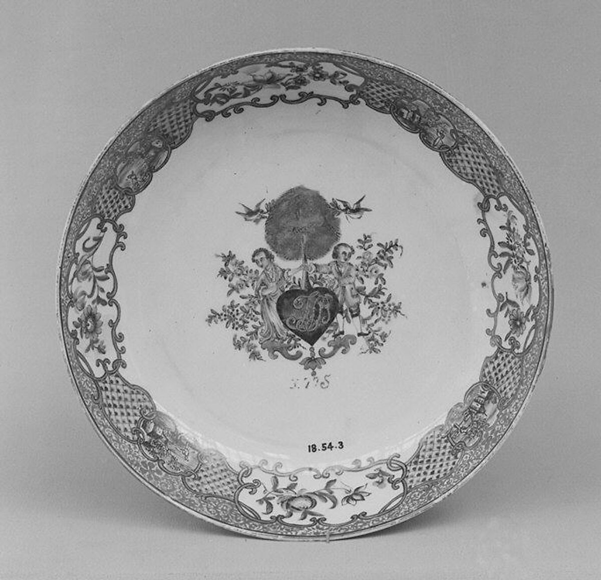 Dish, Hard-paste porcelain, Chinese, for European market 