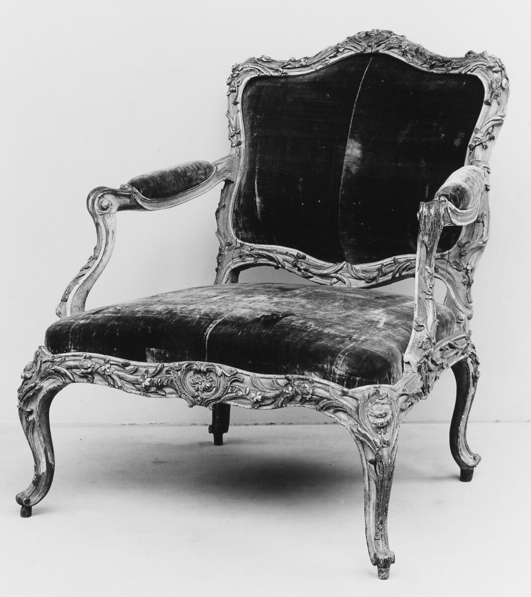 Armchair (fauteuil), Carved wood, painted and gilded; silk upholstery, French 