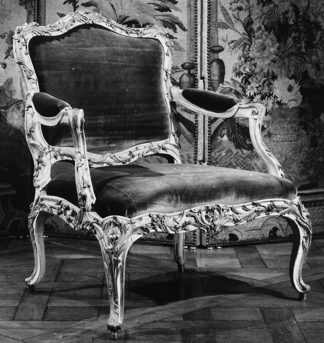 Armchair (fauteuil), Carved wood, painted and gilded; silk upholstery, French