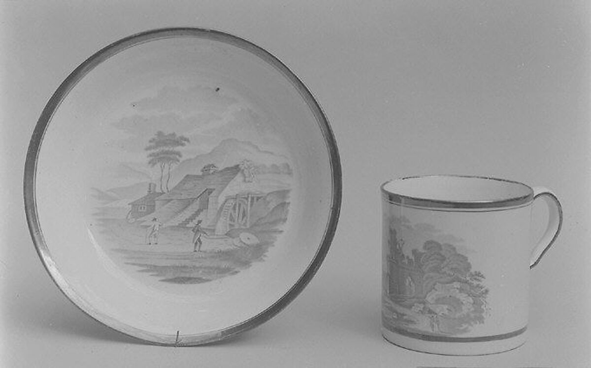 Saucer, Hard-paste porcelain, French, possibly Lorraine 