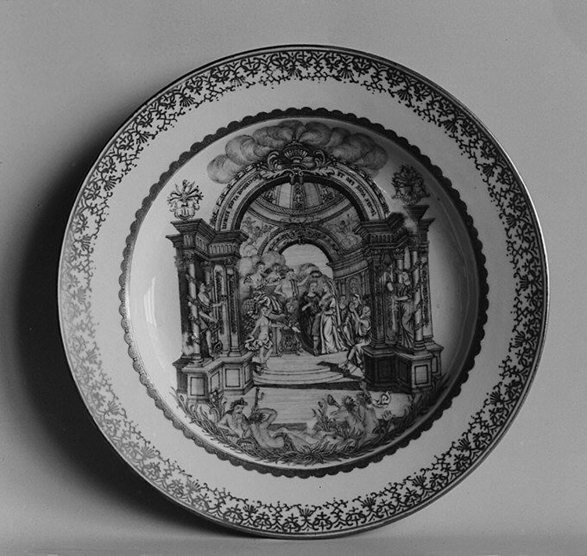 Plate, Hard-paste porcelain, Chinese, for Dutch market 