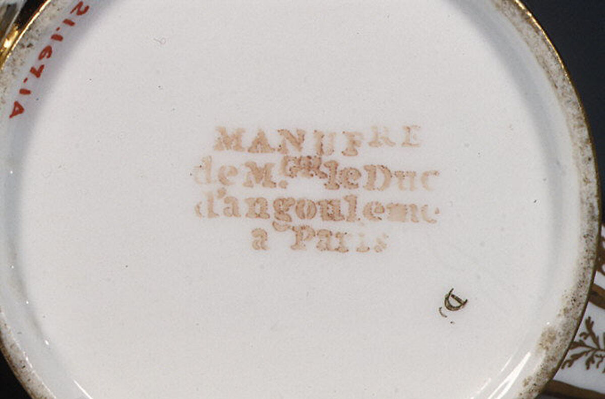 Teapot (part of a traveling tea service), Dihl et Guérhard (French, 1781–ca. 1824) (Manufacture de Monsieur Le Duc d’Angoulême, until 1789), Hard-paste porcelain, French, Paris
