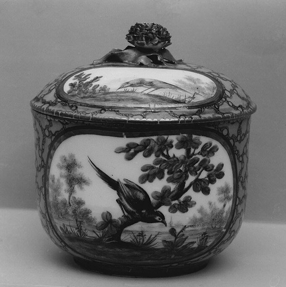 Sugar bowl, possibly Sèvres Manufactory (French, 1740–present), Soft-paste porcelain, French, possibly Sèvres 