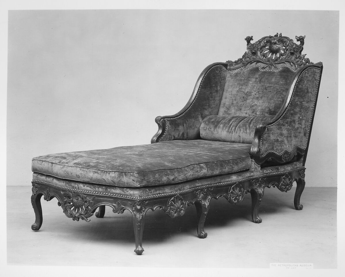 Daybed, Attributed to School of Toulon, Carved walnut, green damask, French, Provence 
