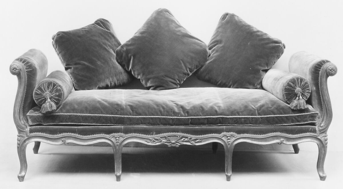 Daybed (lit de repos), Beech, carved and originally painted; modern green velvet upholstery, green silk gimp and tassels, French