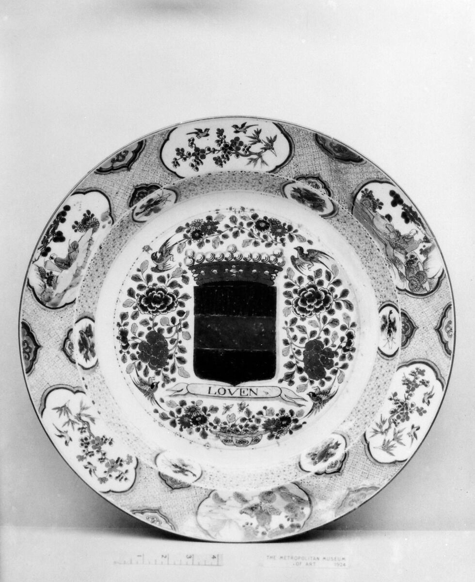 Dish, Hard-paste porcelain, Chinese, for Dutch market 