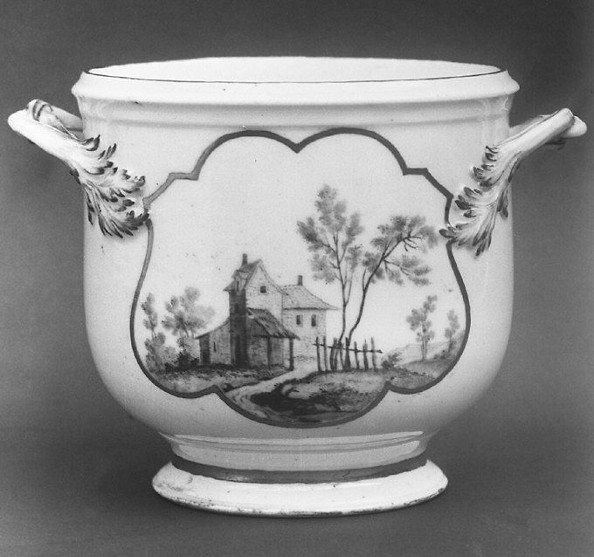 Wine glass cooler (seau à verre), Vincennes Manufactory (French, ca. 1740–1756), Soft-paste porcelain, French, Vincennes 