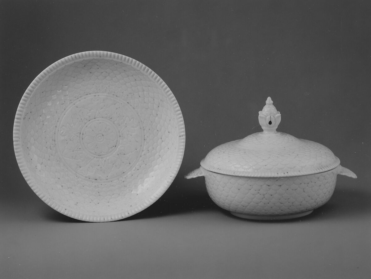 Bowl with cover and tray, Saint-Cloud factory (French, mid-1690s–1766), Soft-paste porcelain, French, Saint-Cloud 