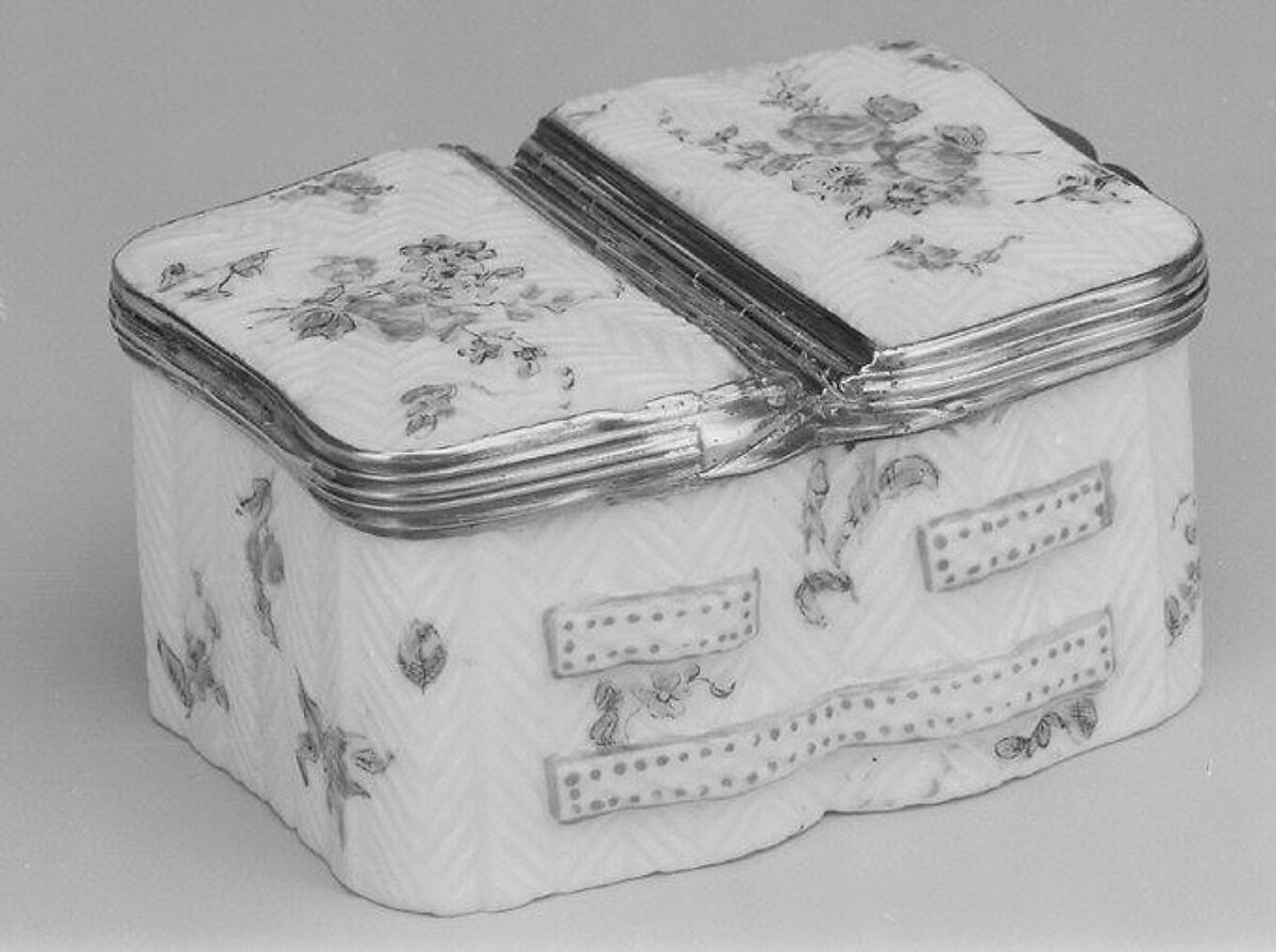 Snuffbox, Mennecy, Soft-paste porcelain, silver, French, Mennecy 