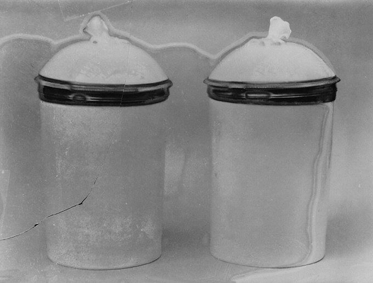 Pair of jars with covers, Mennecy, Soft-paste porcelain, silver, French, Mennecy 