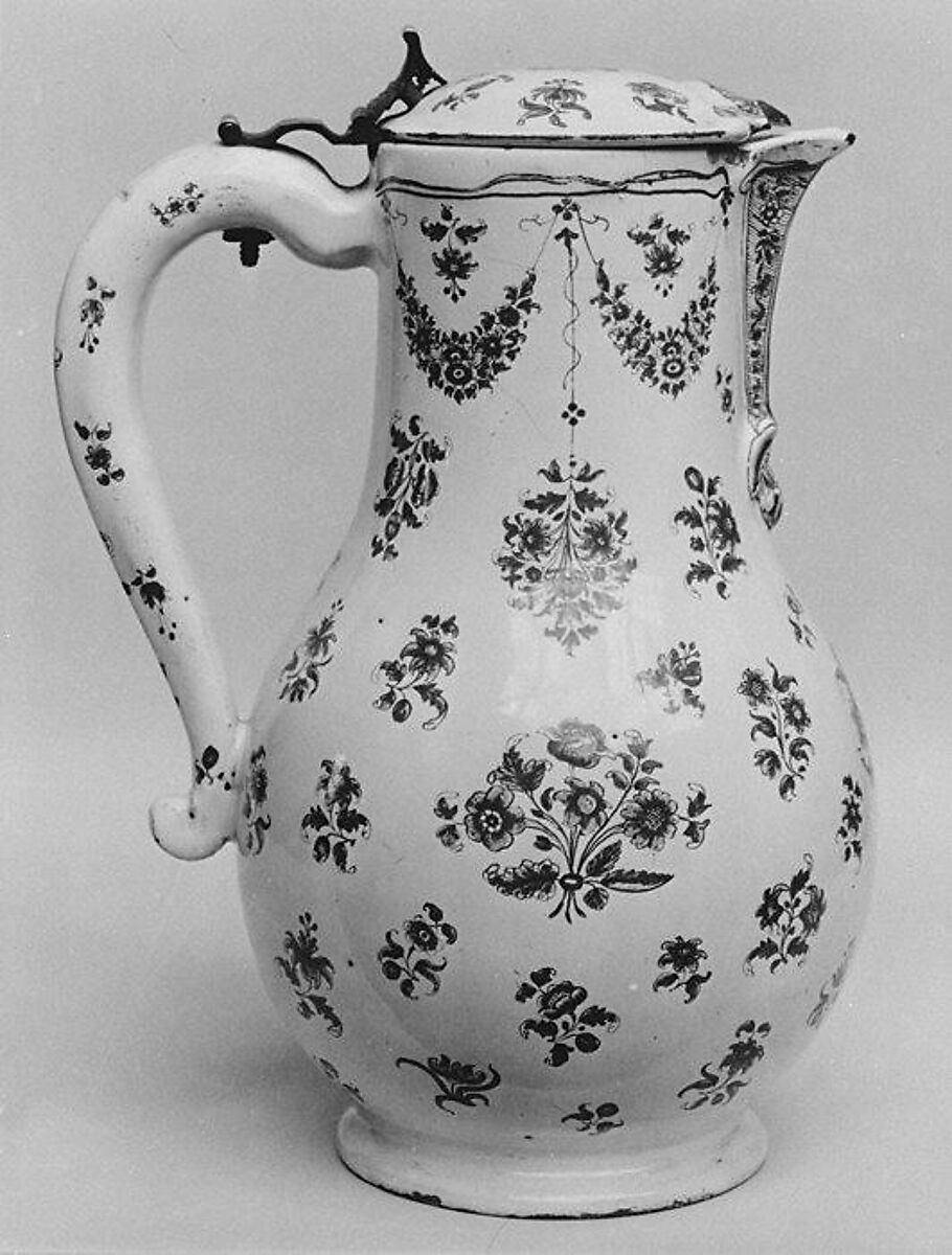 Chocolate pot, Olérys Factory (French, established Moustiers, 1738), Faience (tin-glazed earthenware), French, Moustiers 