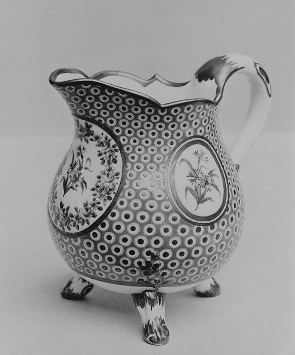 Milk jug (pot à lait à pieds), Sèvres Manufactory (French, 1740–present), Hard-paste porcelain, French, Sèvres 