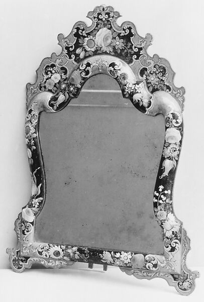 Eighteenth-century-style toilet set, Wood, red lacquer, Italian, Venice
