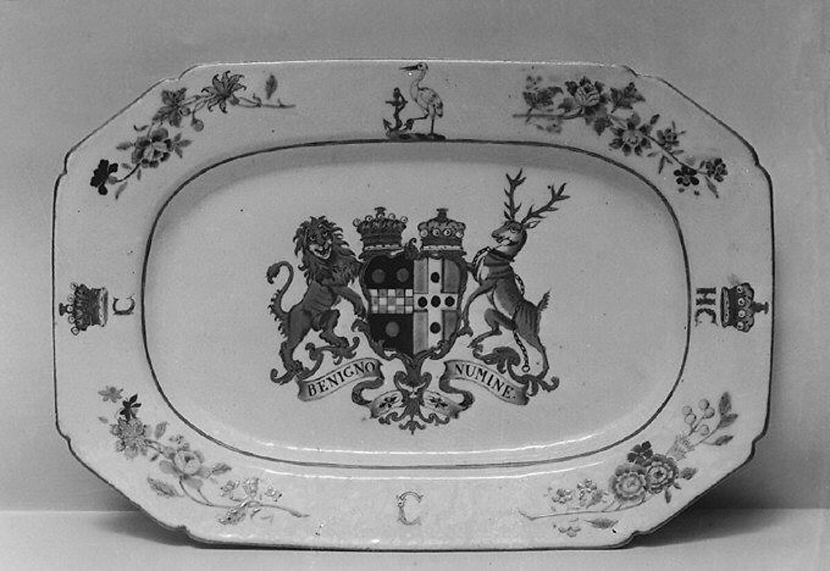 Platter, Hard-paste porcelain, Chinese, for British market 