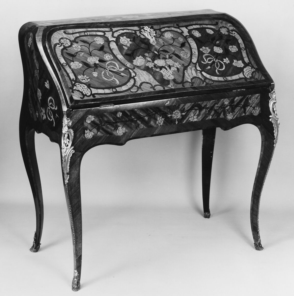 Slant-top desk, Jean-Baptiste I. Tuart (ca. 1700–ca. 1767, master 1741), Tulipwood, satiné, satinwood, kingwood and green-stained wood, leather, French 