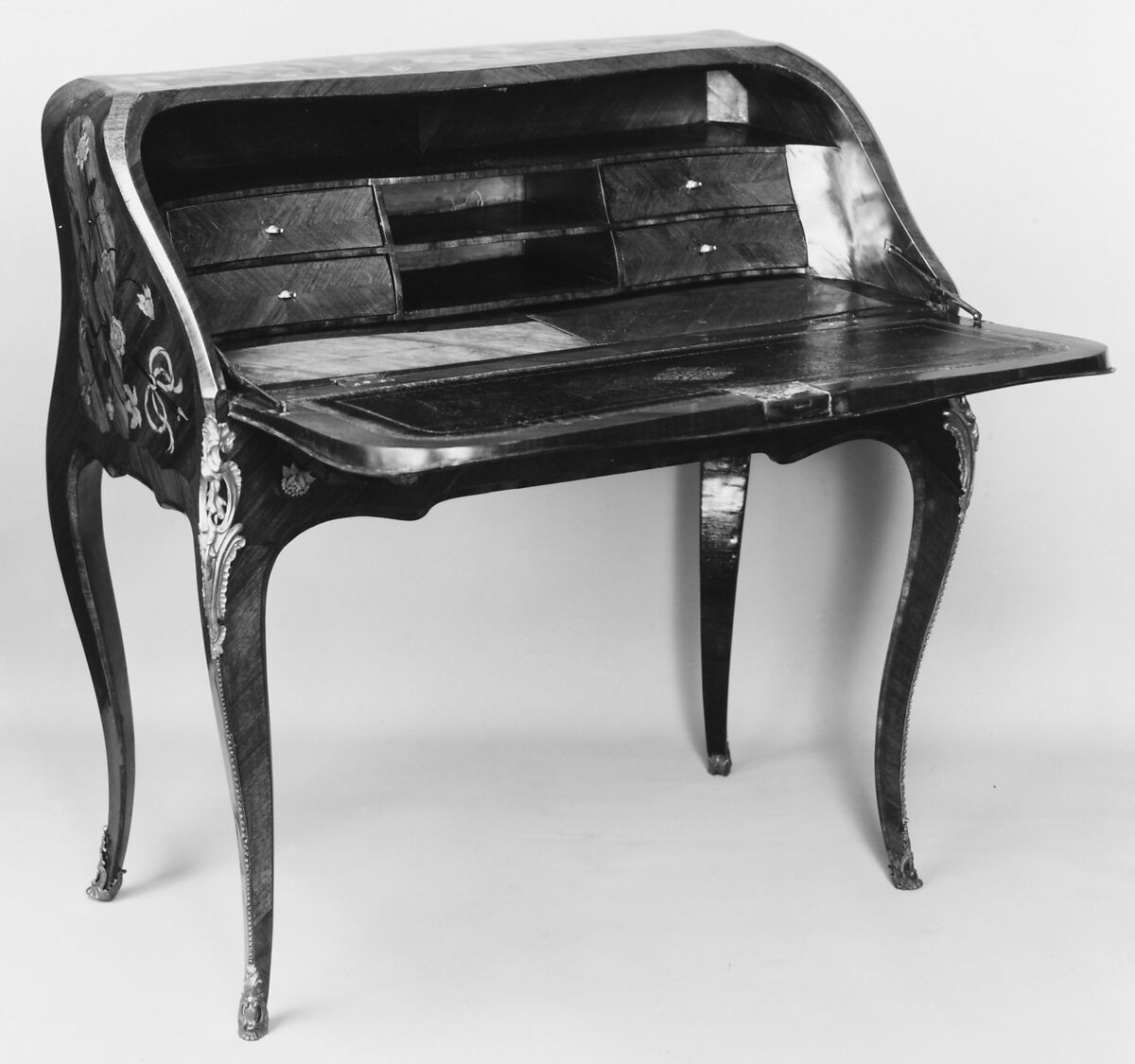 Slant-top desk, Jean-Baptiste I. Tuart (ca. 1700–ca. 1767, master 1741), Tulipwood, satiné, satinwood, kingwood and green-stained wood, leather, French