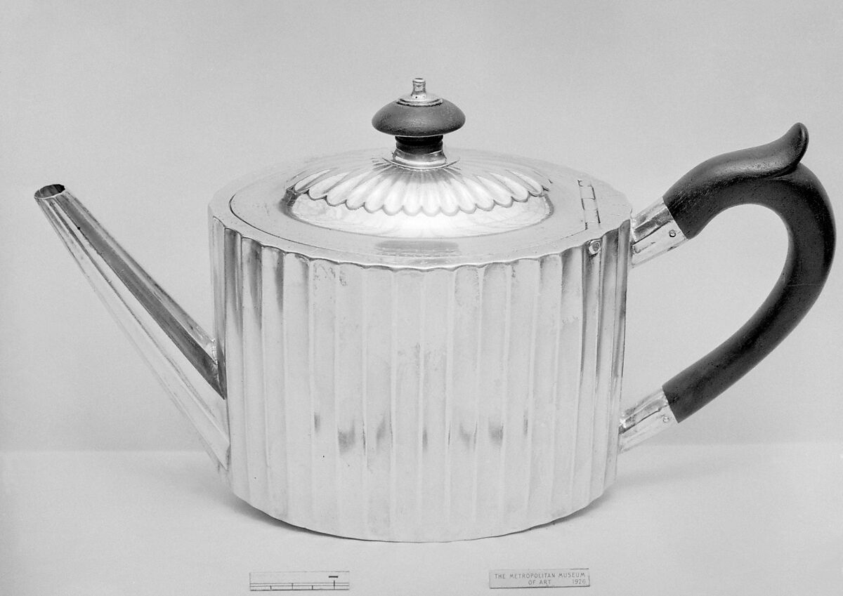 Teapot, William Plummer (entered 1755), Silver, wood, British, London 