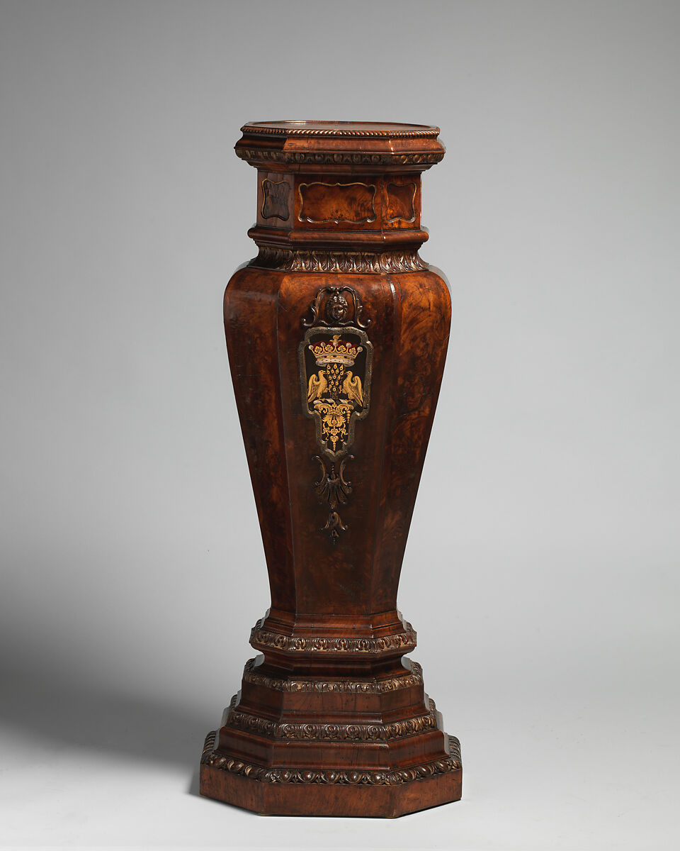 Pedestal, Attributed to Thomas How (British, active 1710–33), Walnut and walnut veneer, parcel gilt; gilt lead; verre églomisé, British 