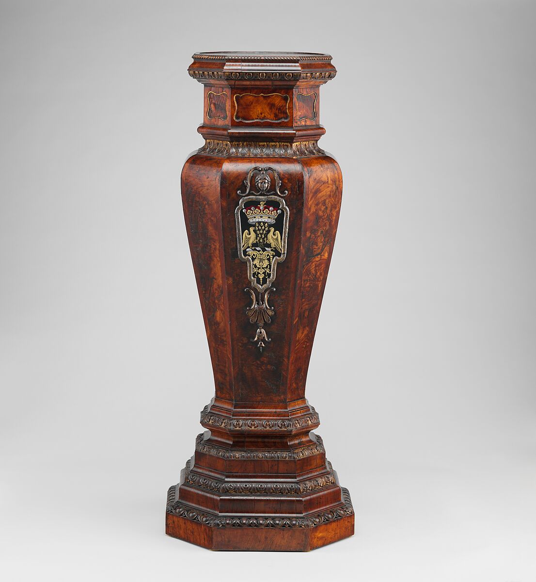 Pedestal, Attributed to Thomas How (British, active 1710–33), Walnut and walnut veneer, parcel gilt; gilt lead; verre églomisé, British