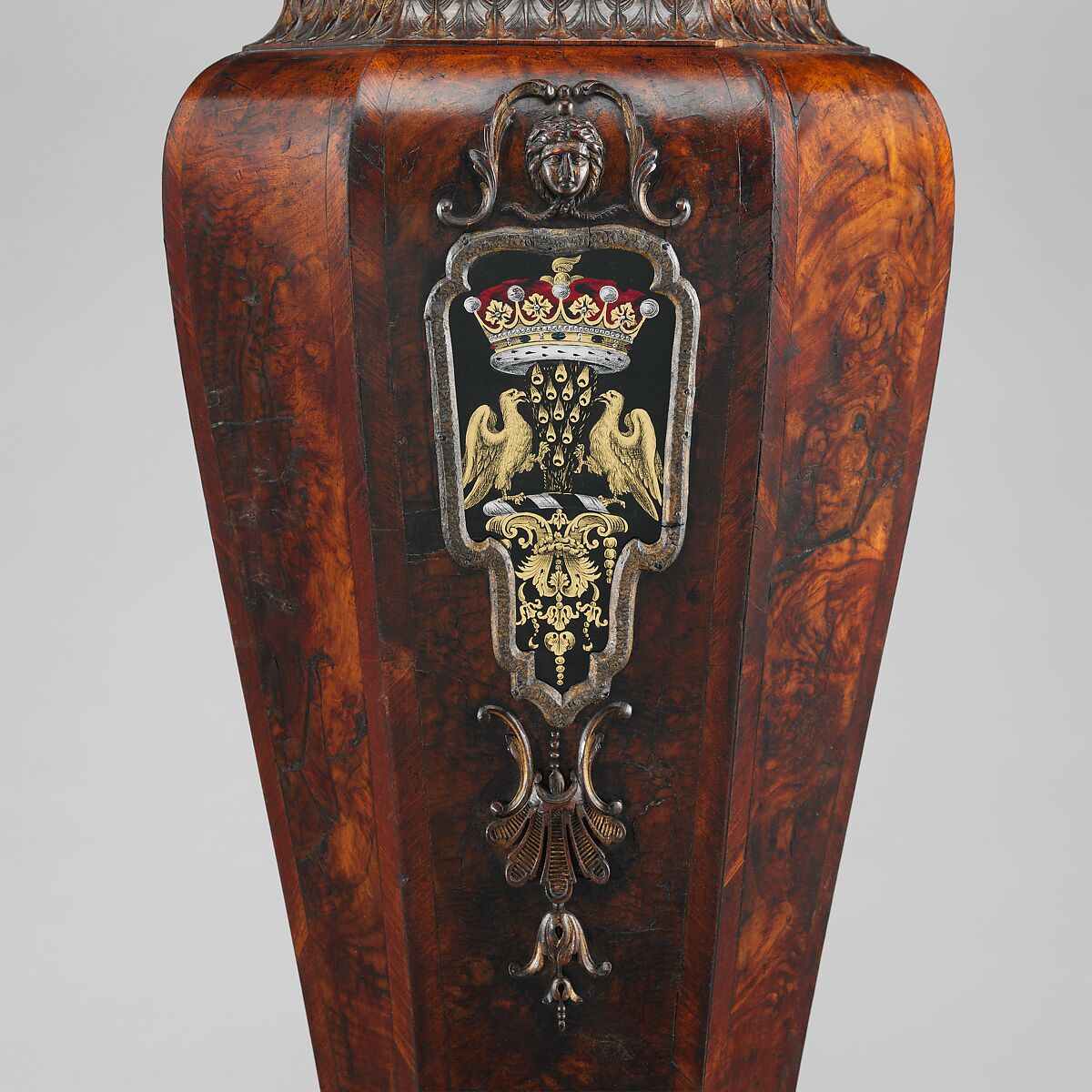 Pedestal, Attributed to Thomas How (British, active 1710–33), Walnut and walnut veneer, parcel gilt; gilt lead; verre églomisé, British